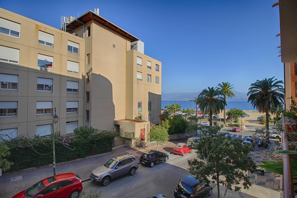 F3 Place Miot Ajaccio (Corsica) Exterior photo
